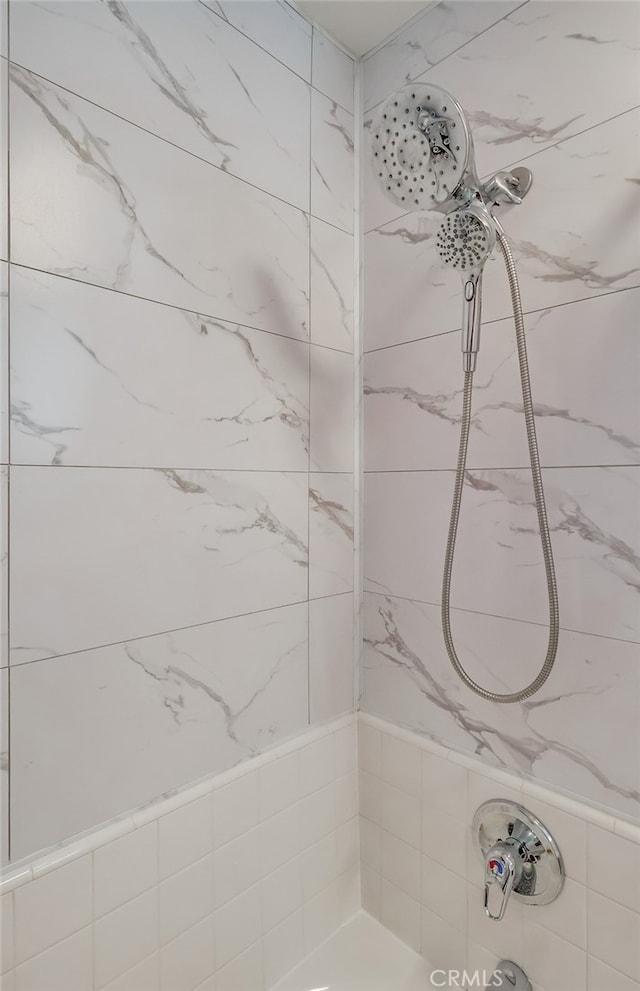 12826 Bombardier Ave, Norwalk, CA 90650 - view of full bathroom