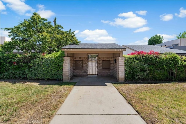 15060 Chatsworth St Unit E, San Fernando, CA 91345 - view of property's community with a yard