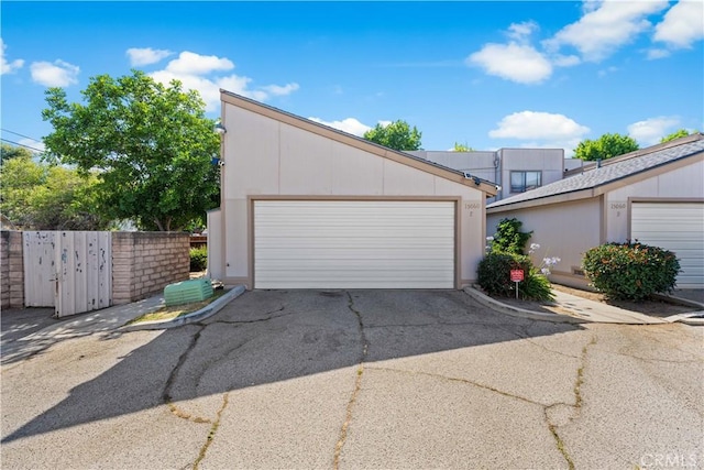 15060 Chatsworth St Unit E, San Fernando, CA 91345 - view of detached garage