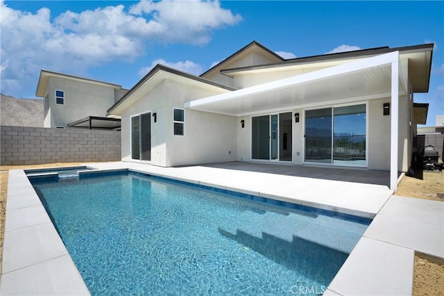 193 Mustang Ln, Palm Springs, CA 92262 - view of pool featuring a patio and a pool with connected hot tub