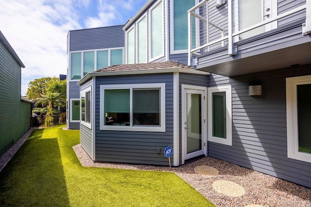 12794 Via Felino, Del Mar, CA 92014 - view of side of home with a yard