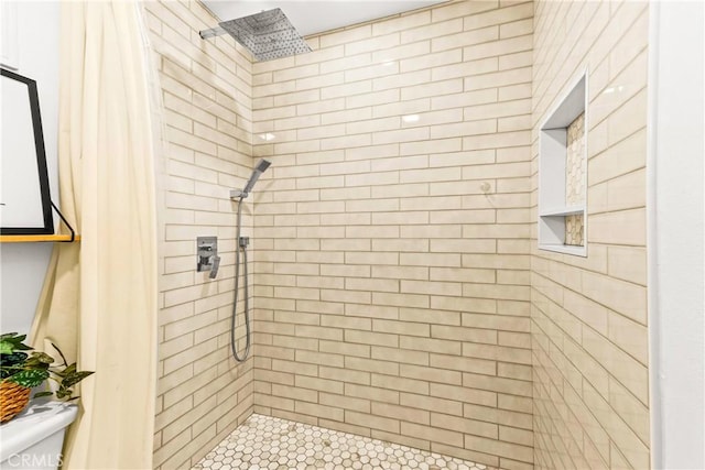 8110 True Ave, Pico Rivera, CA 90660 - bathroom featuring a tile shower and toilet