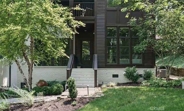 3530 Trimble Ct, Nashville, TN 37215 - view of side of home with a balcony and crawl space