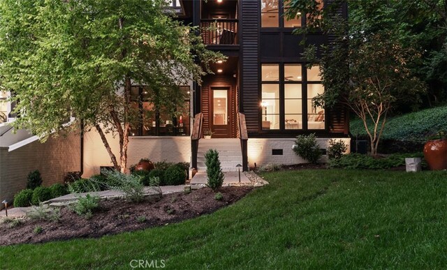 3530 Trimble Ct, Nashville, TN 37215 - view of exterior entry with a lawn and a balcony