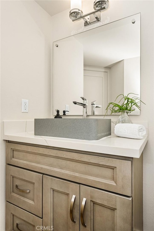 11 Thunder Trl Unit 6, Irvine, CA 92614 - bathroom featuring vanity
