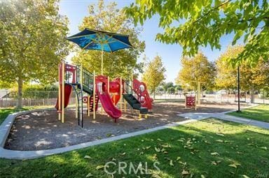 20823 Plum Cyn, Saugus, CA 91350 - community play area featuring a yard