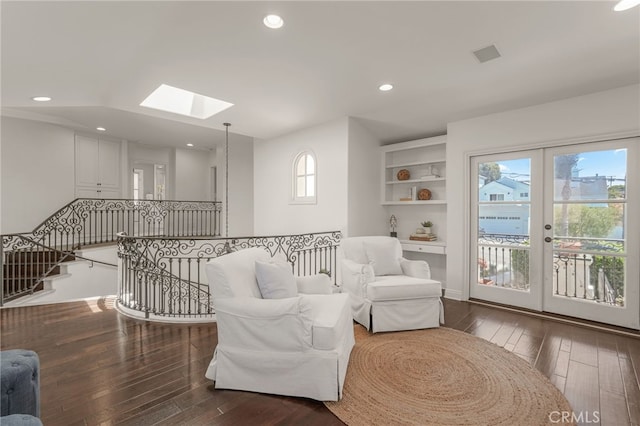 1337 8th St, Manhattan Beach, CA 90266 - sitting room featuring hardwood / wood-style flooring, a skylight, plenty of natural light, and recessed lighting