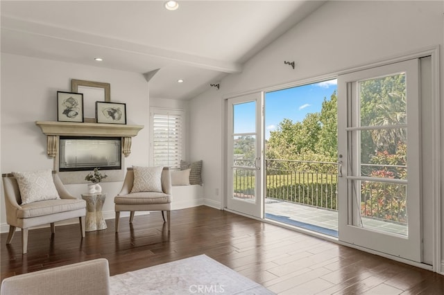 1337 8th St, Manhattan Beach, CA 90266 - sitting room with wood finished floors and recessed lighting