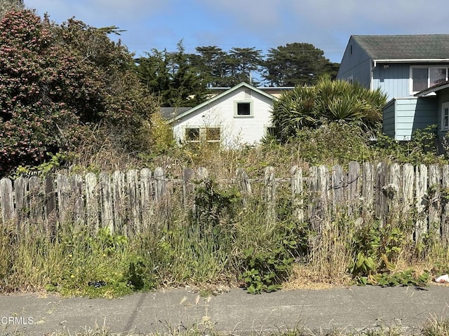 752 Stewart St Unit 1/2, Fort Bragg, CA 95437 - view of side of home