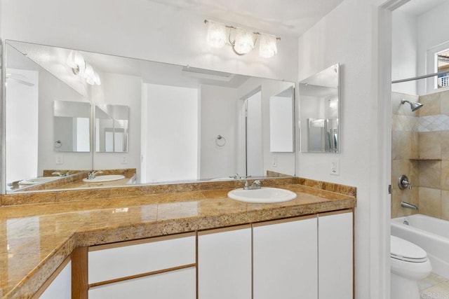 12032 Calle De Medio Unit 169, El Cajon, CA 92019 - full bath featuring double vanity and shower / bathtub combination
