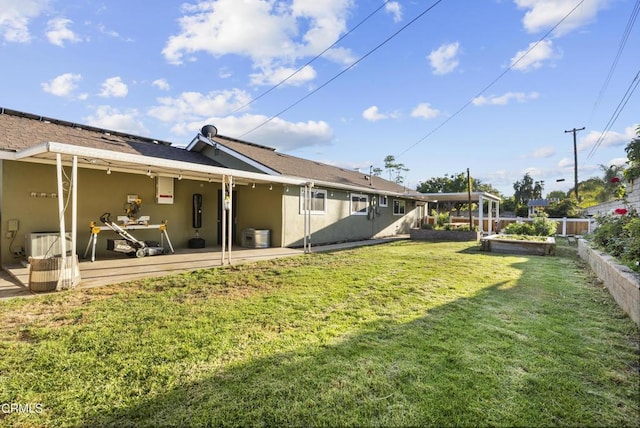 527 Keyser Rondo, Camarillo, CA 93010 - view of yard with a wooden deck