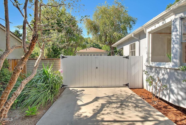 3671 Grayburn Rd, Pasadena, CA 91107 - view of patio / terrace featuring a gate