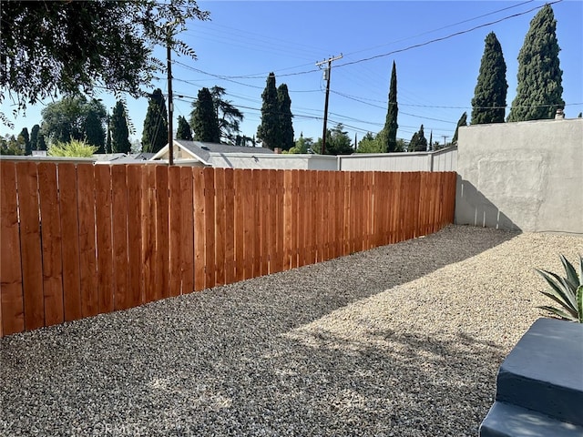 5743 Magnolia Ave, Riverside, CA 92506 - view of yard