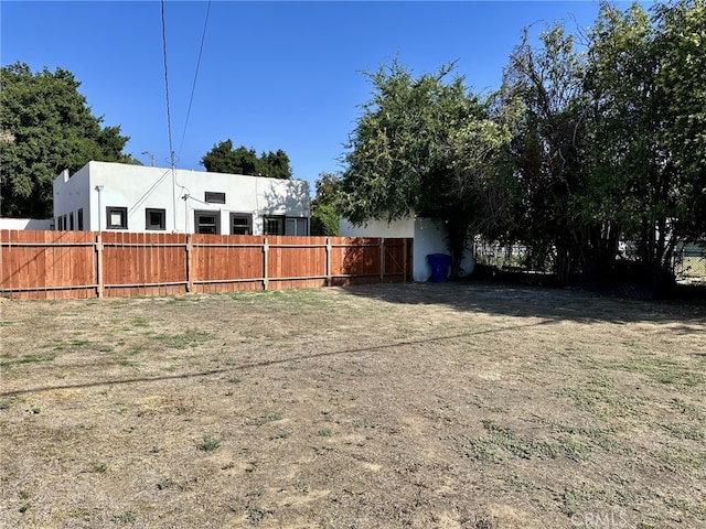 5743 Magnolia Ave, Riverside, CA 92506 - view of yard