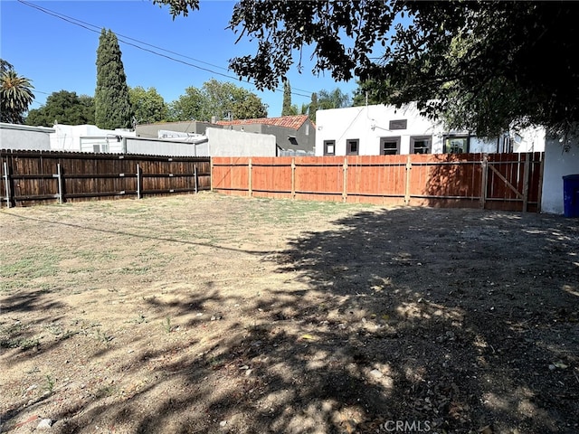 5743 Magnolia Ave, Riverside, CA 92506 - view of yard