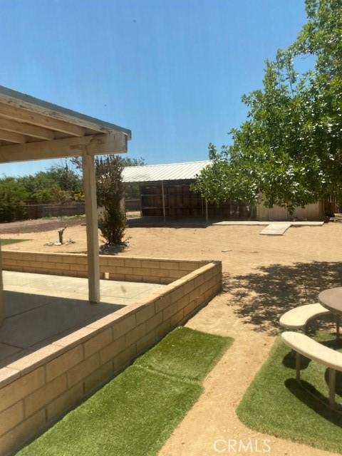 15805 Muscatel St, Hesperia, CA 92345 - view of yard