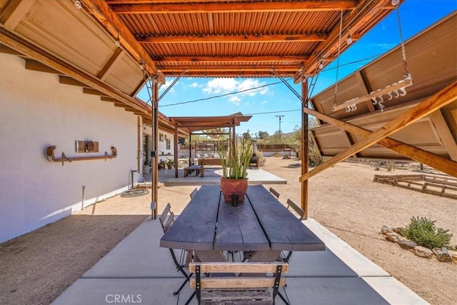 7638 Dumosa Ave, Yucca Valley, CA 92284 - view of patio featuring outdoor dining space