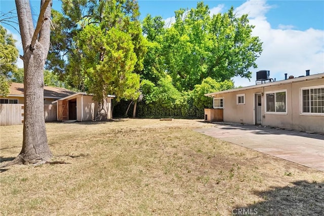 2344 Porter Way, Chico, CA 95926 - view of yard featuring an outbuilding
