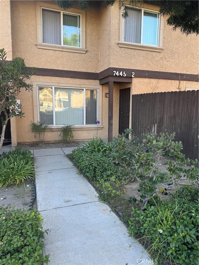 7445 Laurelgrove Ave Unit 2, North Hollywood, CA 91605 - entrance to property featuring stucco siding