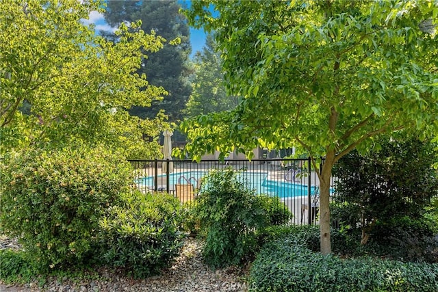 2665 Waverly Ct, Chico, CA 95973 - view of pool