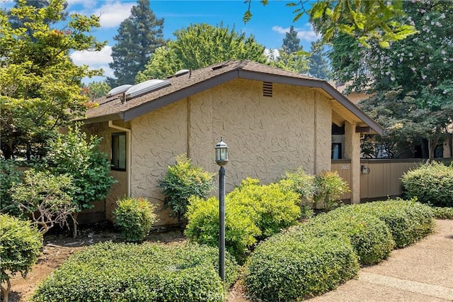2665 Waverly Ct, Chico, CA 95973 - view of property exterior with stucco siding