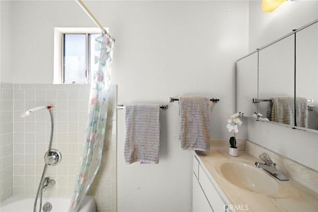 11551 Gladstone Cir, Fountain Valley, CA 92708 - full bath featuring vanity and shower / tub combo