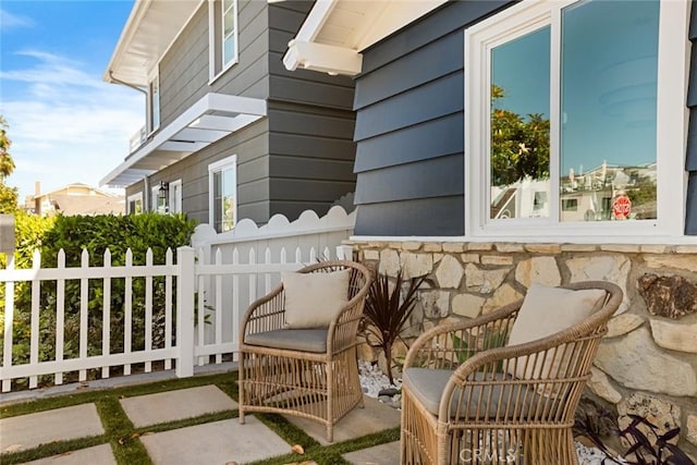 1585 Miramar Dr, Newport Beach, CA 92661 - view of patio / terrace