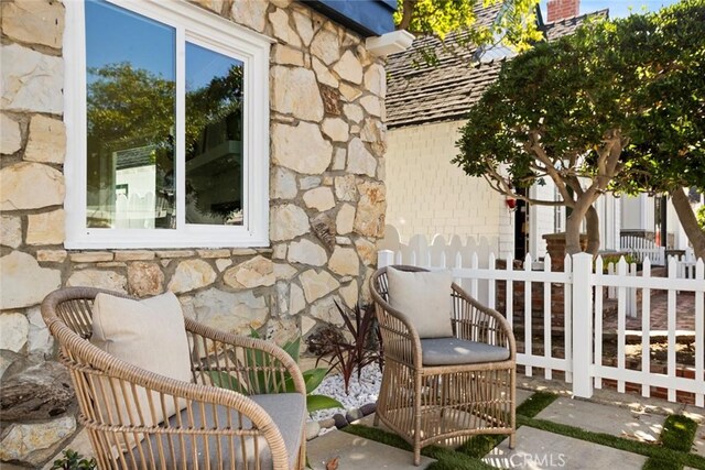 1585 Miramar Dr, Newport Beach, CA 92661 - view of patio