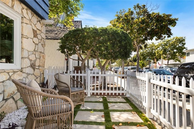 1585 Miramar Dr, Newport Beach, CA 92661 - view of patio / terrace