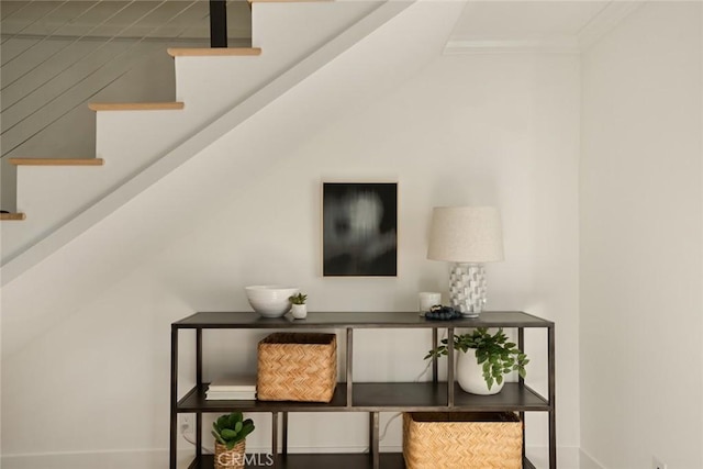 1585 Miramar Dr, Newport Beach, CA 92661 - detailed view of baseboards and ornamental molding