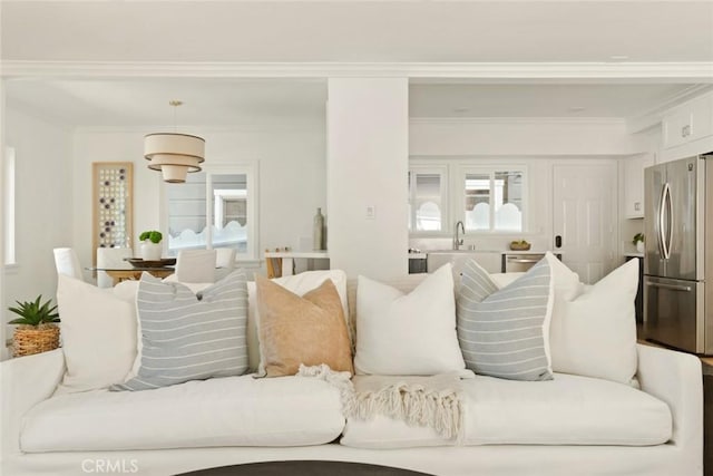 1585 Miramar Dr, Newport Beach, CA 92661 - living area with crown molding