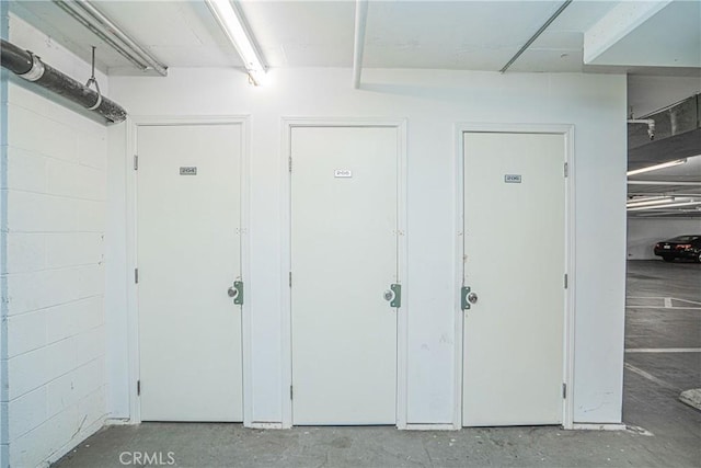 1026 S Oxford Ave Unit 206, Los Angeles, CA 90006 - garage with concrete block wall