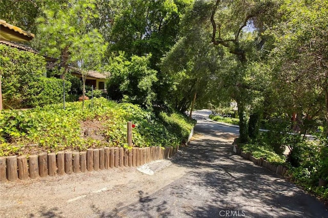 1075 Pine Oak Ln, Pasadena, CA 91105 - view of street