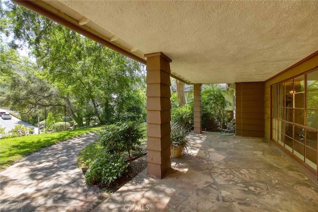 1075 Pine Oak Ln, Pasadena, CA 91105 - view of patio / terrace