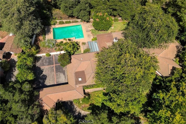 1075 Pine Oak Ln, Pasadena, CA 91105 - bird's eye view of a pool area