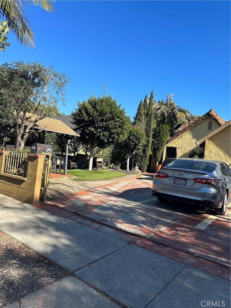 1917 Rousselle St, Santa Ana, CA 92707 - view of concrete road