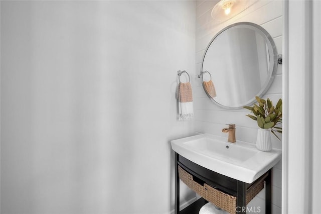 1605 Steinhart Ave, Redondo Beach, CA 90278 - bathroom featuring vanity