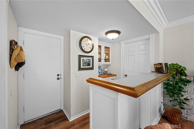 18911 Crimson Cir, Huntington Beach, CA 92646 - entrance foyer with a dry bar and dark wood-style floors