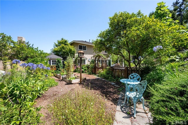 18911 Crimson Cir, Huntington Beach, CA 92646 - view of yard with a garden