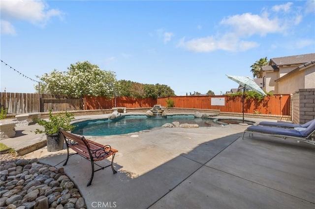 3143 Tourmaline Ln, Palmdale, CA 93550 - view of swimming pool with a patio and a fenced backyard