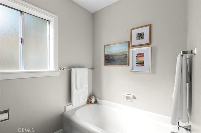 1168 Laburnum Ave, Chico, CA 95926 - bathroom featuring a garden tub