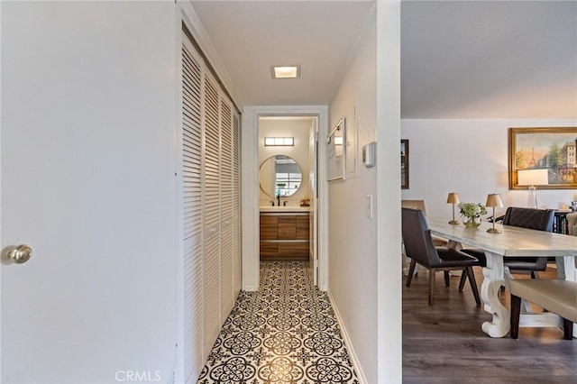 1007 Flintlock Rd, Diamond Bar, CA 91765 - hall featuring baseboards