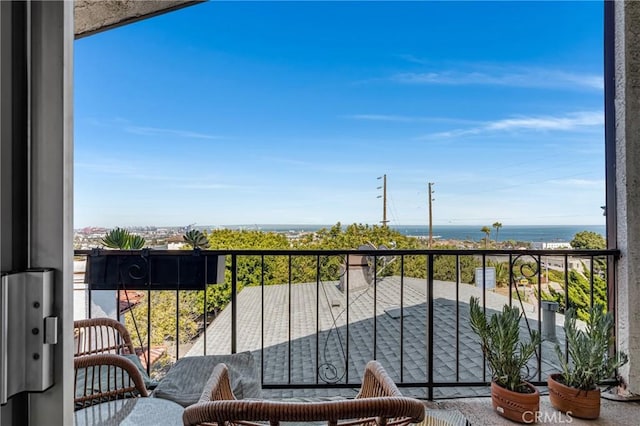 2433 S Gaffey St, San Pedro, CA 90731 - balcony featuring a water view