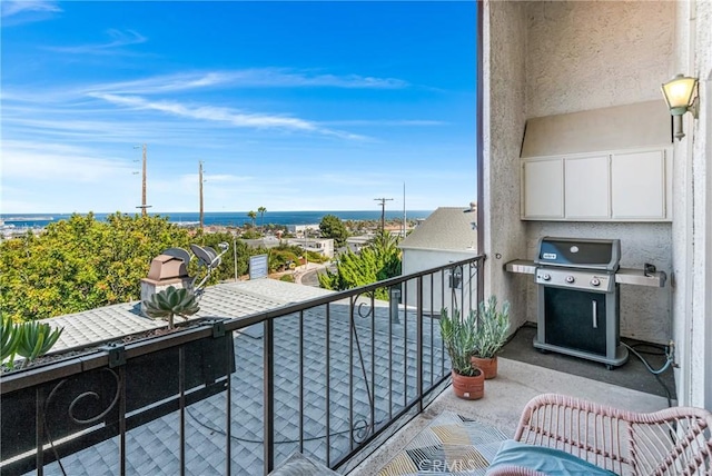 2433 S Gaffey St, San Pedro, CA 90731 - balcony featuring grilling area