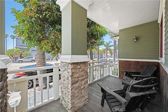 6025 E Ocean Blvd, Long Beach, CA 90803 - view of wooden porch