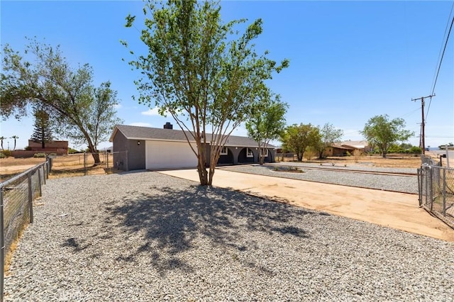 11343 1st Ave, Hesperia, CA 92345 - view of front of house featuring driveway