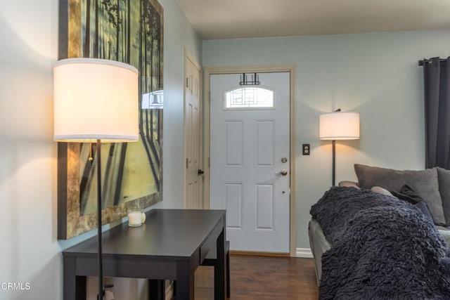 312 Lafayette Dr, Oxnard, CA 93036 - foyer entrance featuring wood finished floors and baseboards