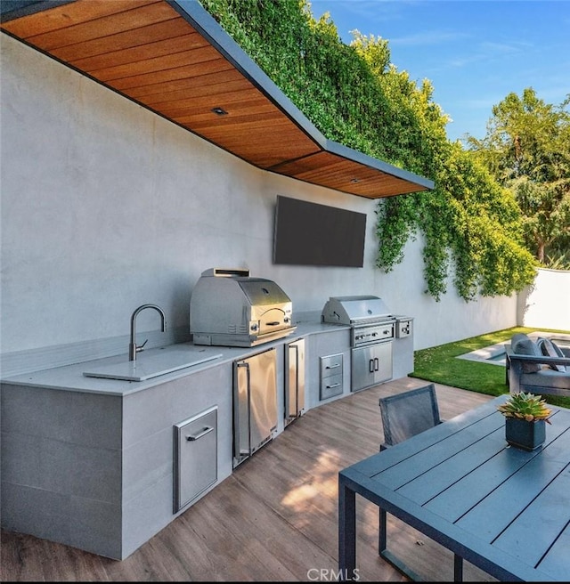 35481/2 Multiview Dr, Los Angeles, CA 90068 - deck featuring an outdoor kitchen and outdoor dining space