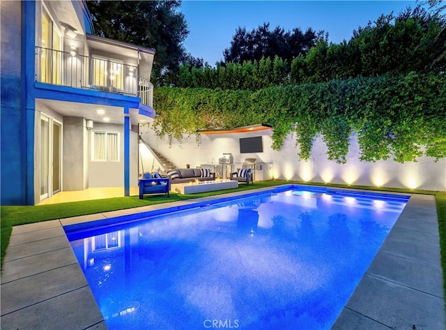 35481/2 Multiview Dr, Los Angeles, CA 90068 - view of pool featuring an outdoor hangout area