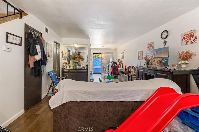 220 S Palm Ave, Santa Paula, CA 93060 - bedroom with wood finished floors and baseboards